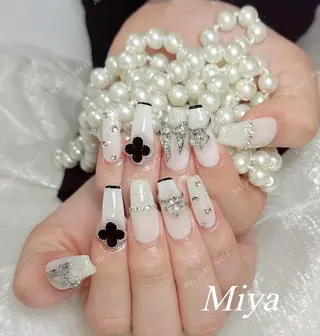 ネイル 🦋 Queenieのネイルデザイン