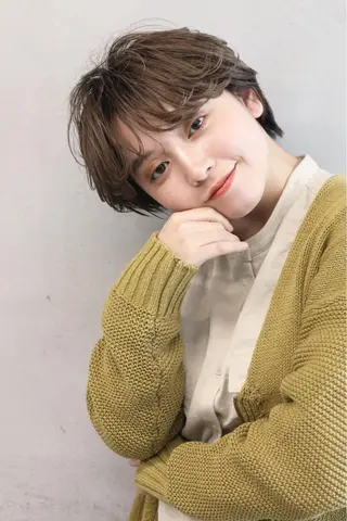 ショート カラー 柏 ウルフ/レイヤー 田中佐和🐺のヘアスタイル