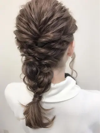 セミロング ヘアアレンジ 沢田 瞳のヘアスタイル