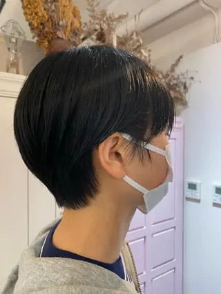 ショート 梅田ハイトーン チダ ヒナノのヘアスタイル