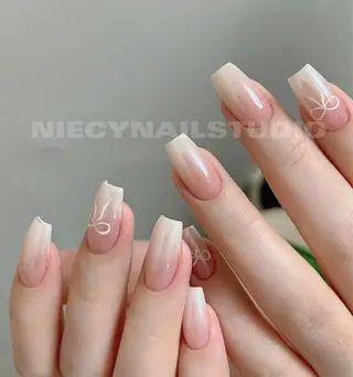 ネイル Dola Nail ユキンイのネイルデザイン