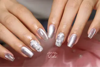 ネイル Lulu nail salon 南堀江店所属・西村 あやかのネイルデザイン