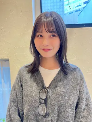 ミディアム 土屋 美賀のヘアスタイル