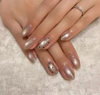 ネイル Lowé所属・Lowé みるくのネイルデザイン