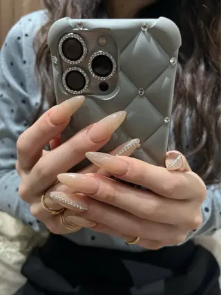 ネイル 浅野 優衣のネイルデザイン