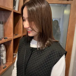 ミディアム カラー ボブ/透明感カラー /坂口恵梨子のヘアスタイル