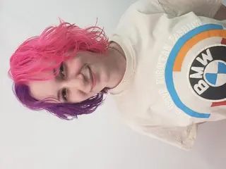 ショート Backbocker所属・ハイトーン/ブリーチ /デザインカラーのヘアスタイル