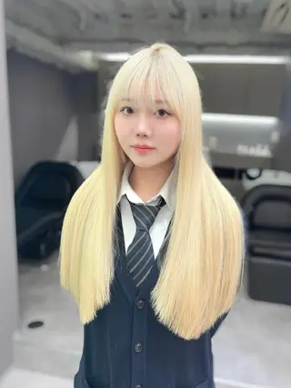 ロング ムラ修正ブリーチ 山田眞之介のヘアスタイル