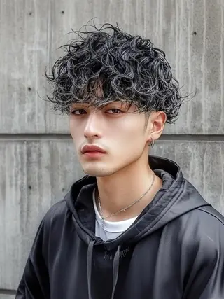 ショート パーマ メンズ メンズハイトーン メンズバレイヤージュのヘアスタイル