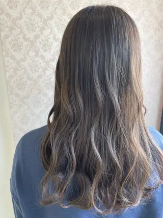 ロング ヒヨシ ルナのヘアスタイル