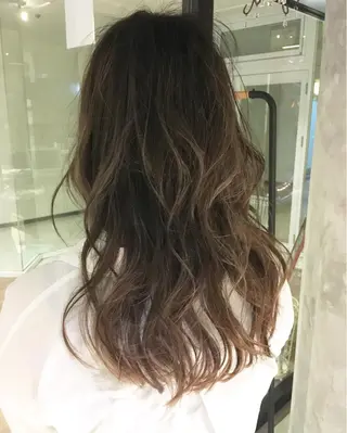 ロング カラー 國村 優のヘアスタイル
