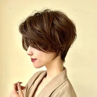 ショート カラー クローバー八木店所属・白髪ぼかし/ショート 福原ないとのヘアスタイル