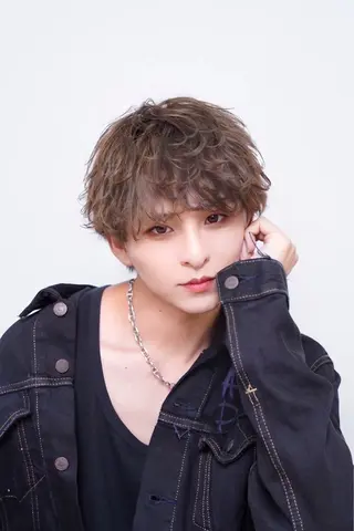 ショート カラー メンズ 飯塚 想のヘアスタイル