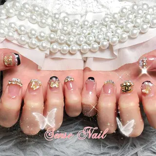 ネイル Queening 🦋のネイルデザイン