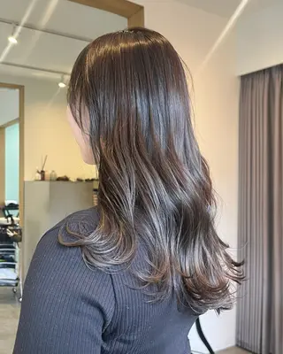 セミロング カラー YUI／レイヤー カット/透明感カラーのヘアスタイル
