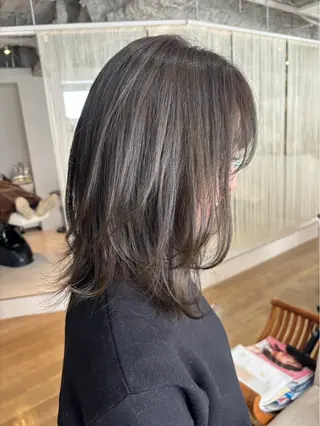 ミディアム カラー 伊藤 かなのヘアスタイル
