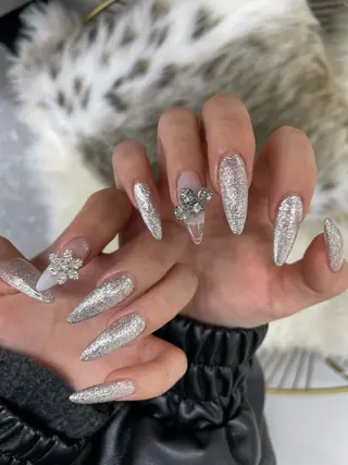 ネイル mona .AMIのネイルデザイン