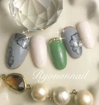 ネイル Ryononnail(リョノンネイル)所属・Ryononnail 上谷典子のネイルデザイン