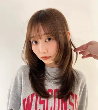 ミディアム ALBUM IKEBUKURO所属・トップスタイリスト レイヤーカットのヘアスタイル
