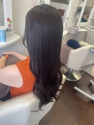 ロング カラー ラヴィールアーム所属・秋山 麗奈のヘアスタイル