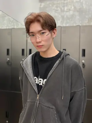 カラー LILi リリのヘアスタイル