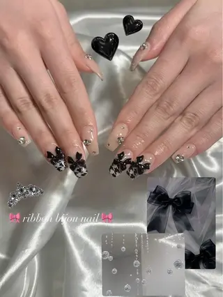 ネイル tsuki🎀ワンホ ン🍒ガーリー🪄のネイルデザイン