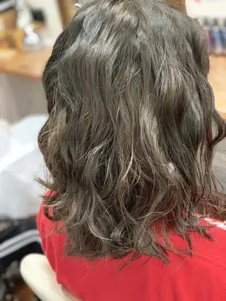 ミディアム カラー LOPEZ LAB所属・🦁LOPEZLAB /RUNA🌙のヘアスタイル