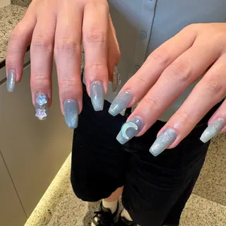 ネイル RIEKO🍒 ワンホン♡推しネイルのネイルデザイン