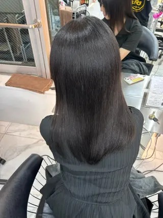 カラー ナズ ナズのヘアスタイル
