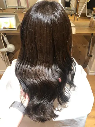 ロング カラー 関 彩花のヘアスタイル