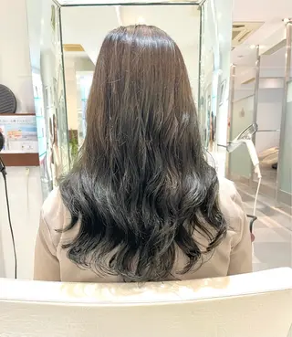 ロング パーマ コテ巻き風パーマ 藤澤　知彌のヘアスタイル