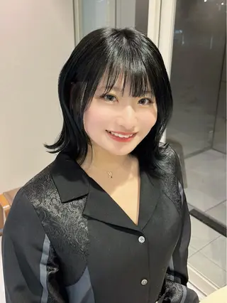 ミディアム Riku 艶カラーのヘアスタイル