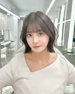 ミディアム 岡部 未咲希のヘアスタイル