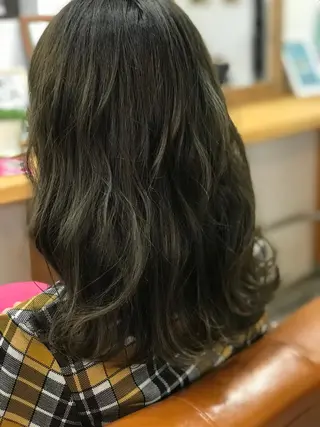 ミディアム カラー 髪質改善ayame 横山諒のヘアスタイル