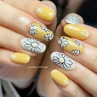 ミディアム ネイル richeri beautyのネイルデザイン