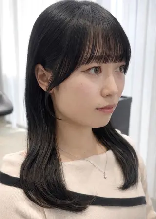 セミロング カラー 短めショートカット カットモデルのヘアスタイル