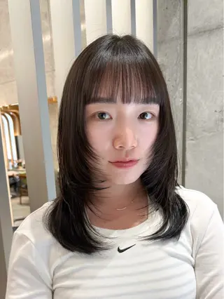 ミディアム はら しおりのヘアスタイル