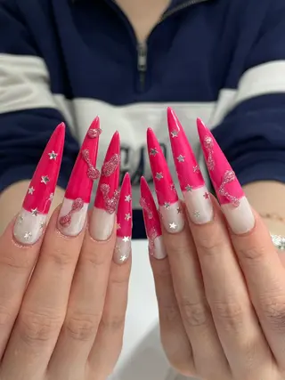 ネイル GO TODAY シェアサロン 渋谷Amiu店所属・渋谷ネイル🎀 y2k/海外ネイルのネイルデザイン