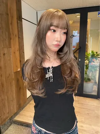 ロング カラー 渋谷 留菜のヘアスタイル