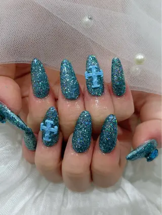 ネイル Zir nail 津田沼店所属・☁️ ゆい 🧸💛のネイルデザイン