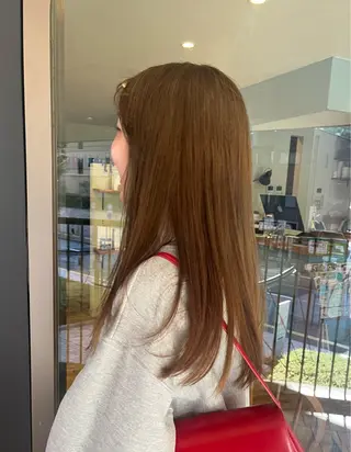 ロング あやか/ベージュ /透け感カラーのヘアスタイル