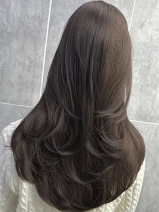 セミロング カラー 顔まわりの神様✨ 透明感カラー藤嶋秀幸のヘアスタイル