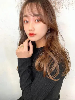 ロング カラー レイヤーカット、 大人可愛い　中村美羅のヘアスタイル