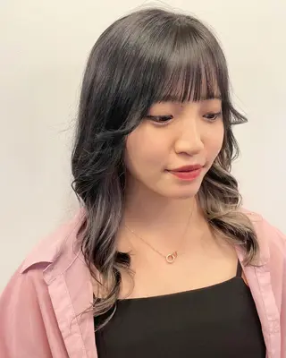セミロング カラー ヘアアレンジ KURIA‪‪*⋆ஐ ブリーチ/韓国ヘアのヘアスタイル