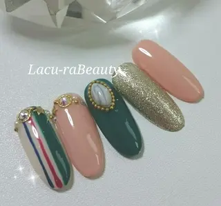 ネイル 小顔と腸の専門店 ラクーラビューティのエステ・リラクイメージ