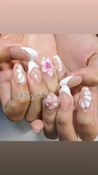 ネイル フラワー ムーンのネイルデザイン