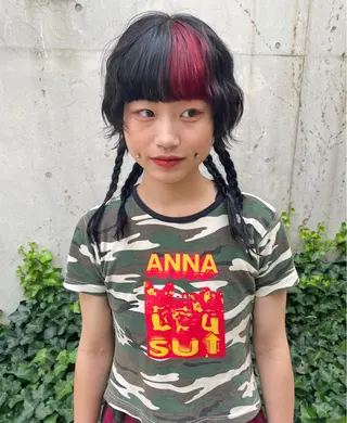 ミディアム カラー MIU/ルーツカラー 顔まわりレイヤーのヘアスタイル