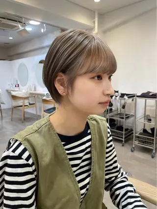 ショート 艶髪に✧ / 透明感 カラー / 冨成のヘアスタイル