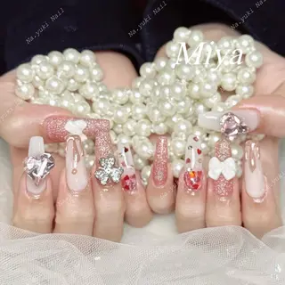 ネイル 🦋 Queenieのネイルデザイン