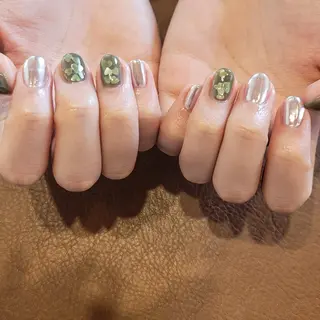 ネイル 🌲🌳🚪iiit o🌲🌳🌲のネイルデザイン